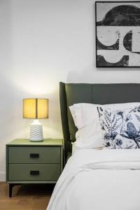 StayAU Spacious 2BR Stunning Sunset Views