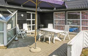 Nice Home In Glesborg With Sauna