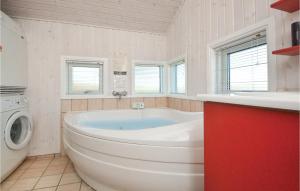 Three-Bedroom Holiday Home In Hejls