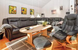 Three-Bedroom Holiday Home In Hejls