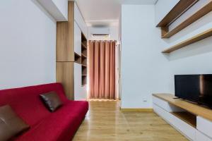 Best Modern and Homey 2BR Apartment at M-Town Residence By Travelio