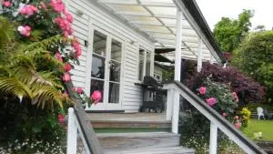 Magpie Cottage Homestay Bed & Breakfast - Taumarunui