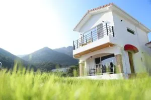 Spain House - Kŭmsong-ni Spain House - Kŭmsong-ni