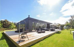 Amazing Home In Væggerløse With Wifi