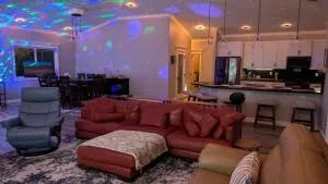 Large, Modern, Cozy Oasis near Seacliff Views - Central AC - Pets Ok - Keaau