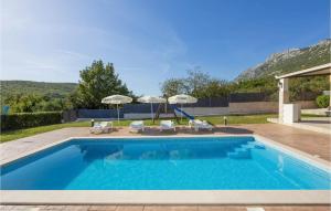 Three-Bedroom Apartment In Donja Ostrvica