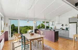 3 Bedroom Stunning Home In Knebel