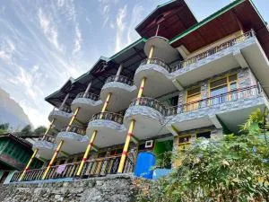 Jon Snow Cafe & Home Stay - Tosh