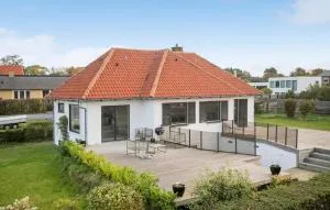 4 Bedroom Beautiful Home In Korsør - Boeslunde