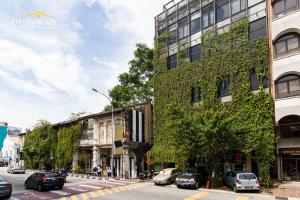 Belakang Kong Heng Ipoh Hotel