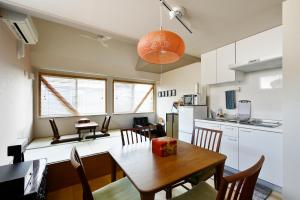 Retro-modern furniture with Tatami bed Small house 50m2 Osaka