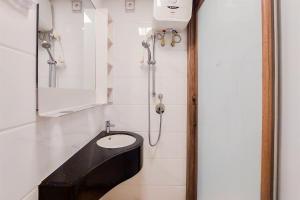 Great Deal and Comfortable Studio at Sky House BSD Apartment By Travelio