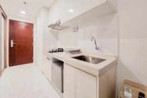 Great Deal and Comfortable Studio at Sky House BSD Apartment By Travelio