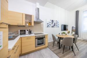 Charming City Center Suite w 2 BEDRMS in The Gozsdu Garden