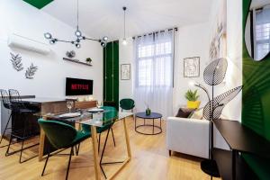 Living4Malaga Green Harmony Center - 3-звездочные отели в городе Малага
