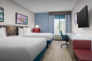 Queen Room with Two Queen Beds room in Hilton Garden Inn Tuscaloosa