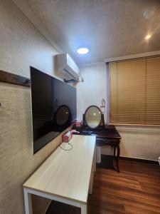 Phòng Giường Đôi Có Phòng Tắm Riêng (Double Room with Private Bathroom)