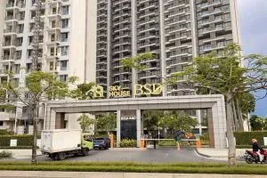 Sky House BSD by Mizu Rooms - Dadap