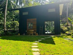 Casita Luna Tiny Home with garden kitchen wifi 2 scooters