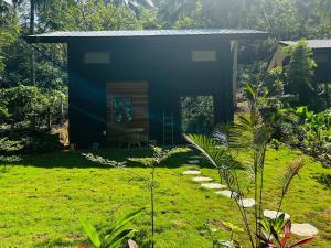 Tiny Hideaway Luna House with free 2 motorbikes