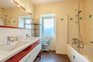Maisons de vacances Kalonenn Plougastel - Maison 7p au centre-ville : photos des chambres