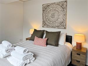 Family Holiday Home With Hot Tub Sauna Sleeps 8