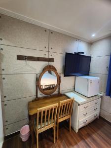 Phòng Giường Đôi Có Phòng Tắm Riêng (Double Room with Private Bathroom)