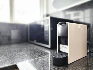 Trendy apartment with sea Views and excellent location