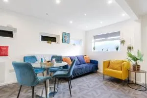Kings House Apartment Hayes, West London Apt A - Ickenham