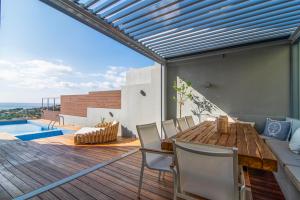 Villa Azzura with sea view & private pool at Athens Riviera