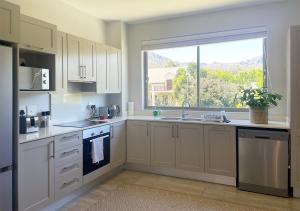 Franschhoek Mountain Views