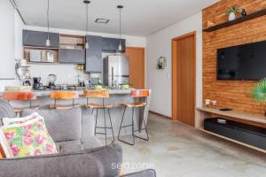 LBH - Casas em condomínio com piscina e churrasqueira.