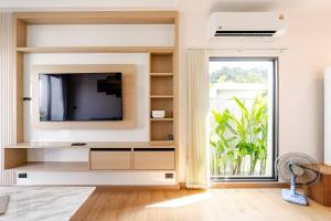 Oasis by the Sea M1- House with Pool and Amenities