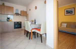 Two-Bedroom Apartment In Zatoglav