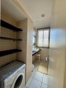 Superbe T2 avec vue sur le port et la mer avec parking privé 4RP221