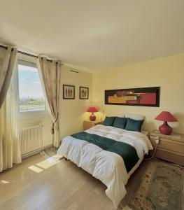 Superbe T2 avec vue sur le port et la mer avec parking privé 4RP221