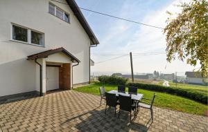 Amazing Home In Petrova Gora With Sauna 
