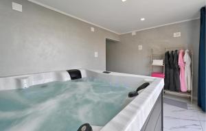 Amazing Home In Petrova Gora With Sauna 
