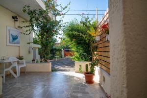 Elli Studios & Apartments