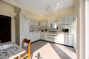 ELIVAAS 4 BHK Villa near Beach with Private Pool & Bar - Casa Boa Vida