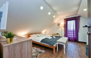 2 Bedroom Cozy Home In Jalzabet 