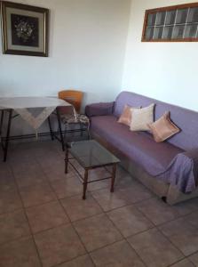 Το πέτρινο σπίτι στην πλατεία