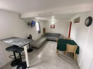 Logement de 40m2 avec terrasse, moderne et équipé - Petit-Canal