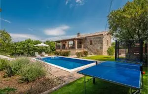 Awesome Home In Svet Vid Dobrinjski - Gostinjac