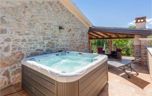 Stunning Home In Svet Vid Dobrinjski 