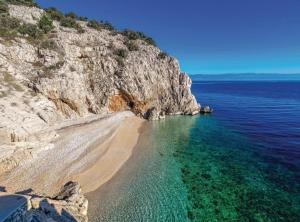 Cozy One Bedroom Apartment with Terrace 