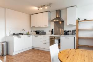1 BR Apt in City Centre, Close to Motorpoint Arena