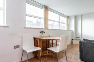 1 BR Apt in City Centre, Close to Motorpoint Arena