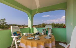 2 Bedroom Amazing Apartment In Sv,lovrec 