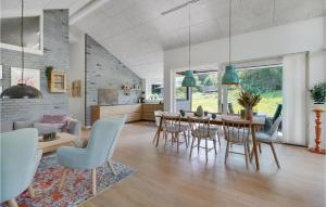 4 Bedroom Amazing Home In Blokhus